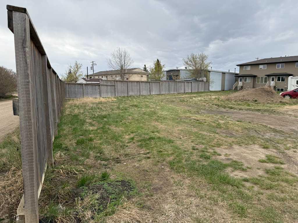 Picture of 5311 57 Avenue , Ponoka Real Estate Listing
