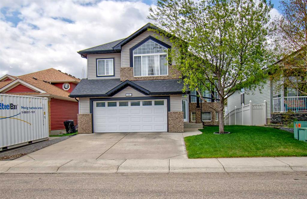 Picture of 49 Thornfield Close SE, Airdrie Real Estate Listing