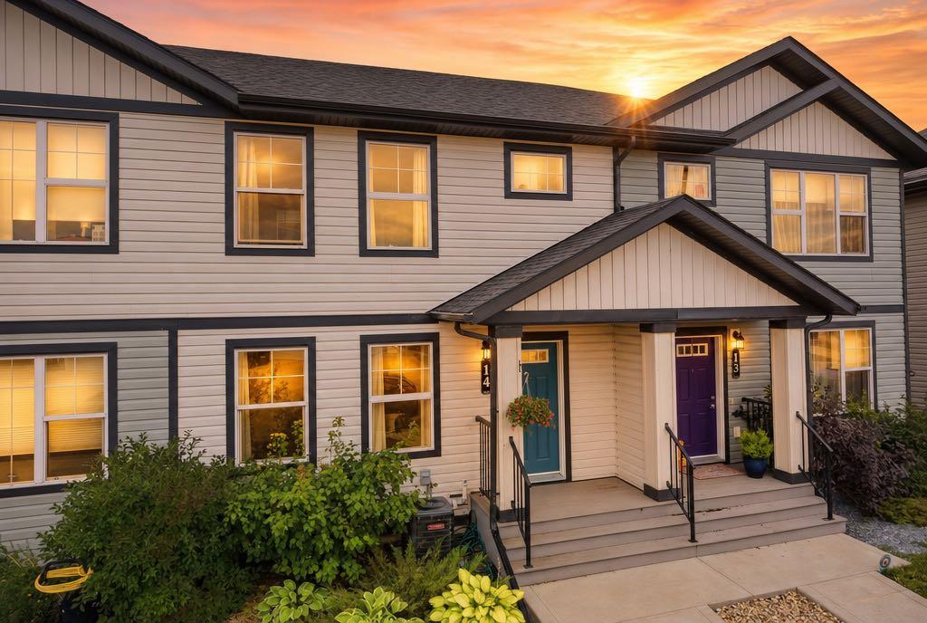 Picture of 14 Hawthorn Place , Sylvan Lake Real Estate Listing
