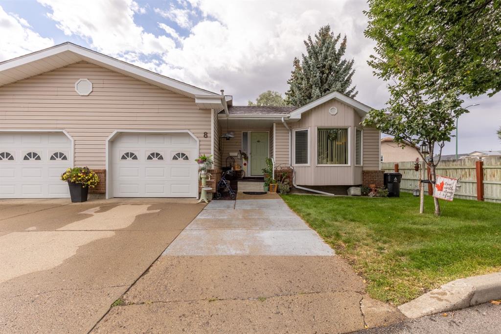 Picture of 8, 135 Jerry Potts Boulevard W, Lethbridge Real Estate Listing