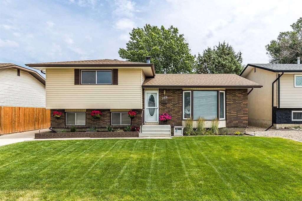 Picture of 189 Hull Crescent NE, Medicine Hat Real Estate Listing