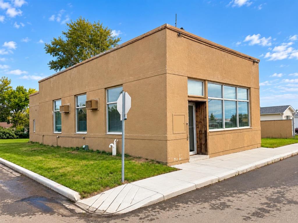 Picture of 721 Broadway Road , Standard Real Estate Listing
