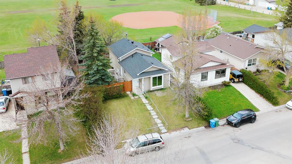 Picture of 36 Castleglen Way NE, Calgary Real Estate Listing