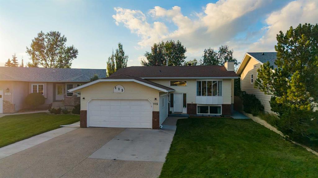 Picture of 115 Mt. Crandell Cres W , Lethbridge Real Estate Listing
