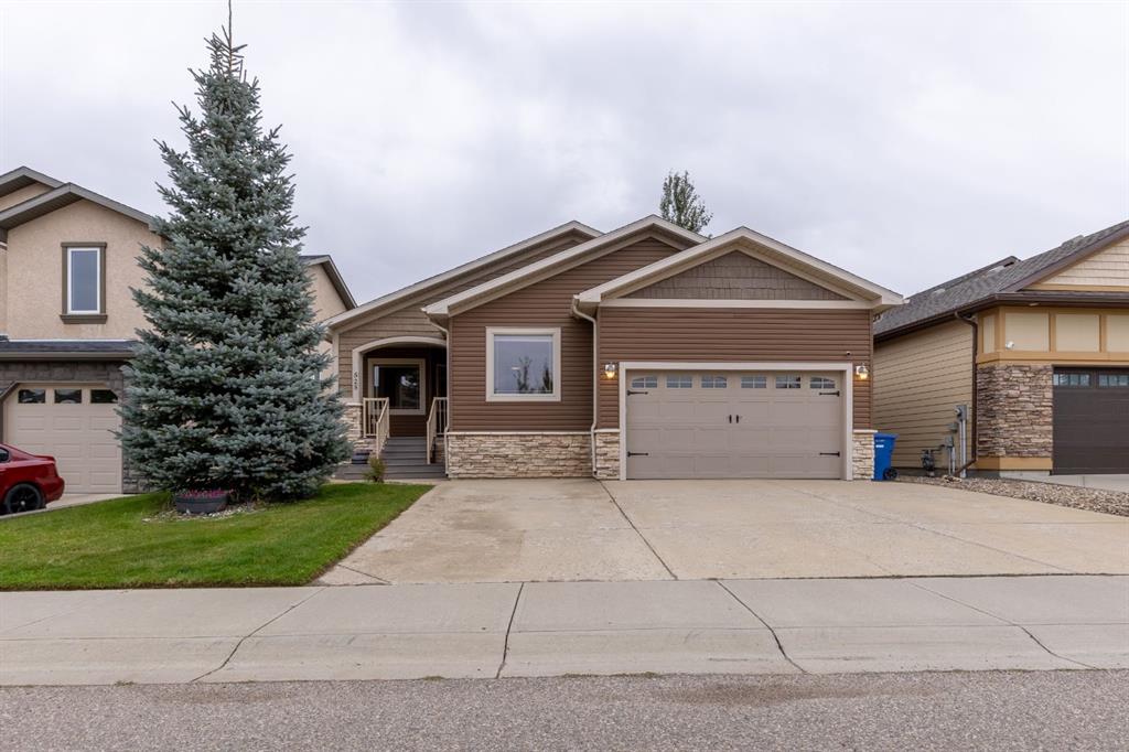 Picture of 525 Edinburgh Road W, Lethbridge Real Estate Listing