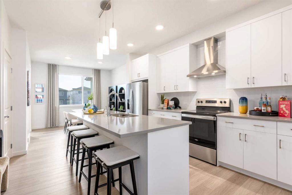 Picture of 20584 Sheriff King Street SW, Calgary Real Estate Listing