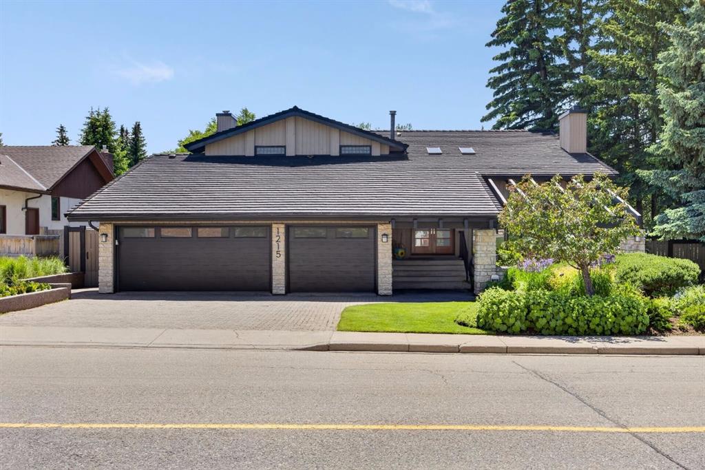 Picture of 1215 Varsity Estates Drive NW, Calgary Real Estate Listing