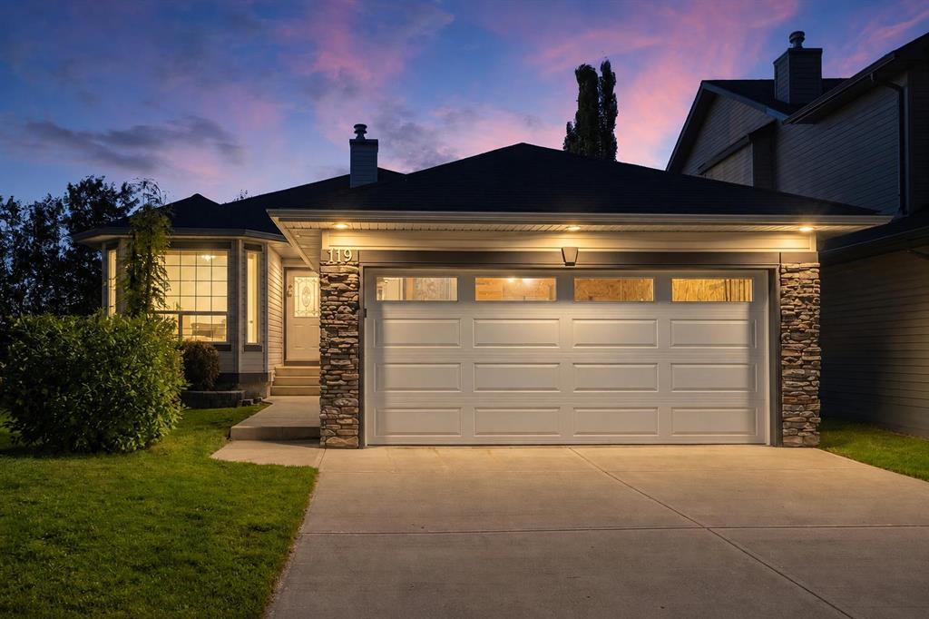 Picture of 119 Citadel Meadow Close NW, Calgary Real Estate Listing