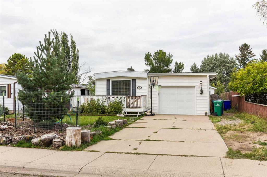 Picture of 135 Dalhousie Court W, Lethbridge Real Estate Listing