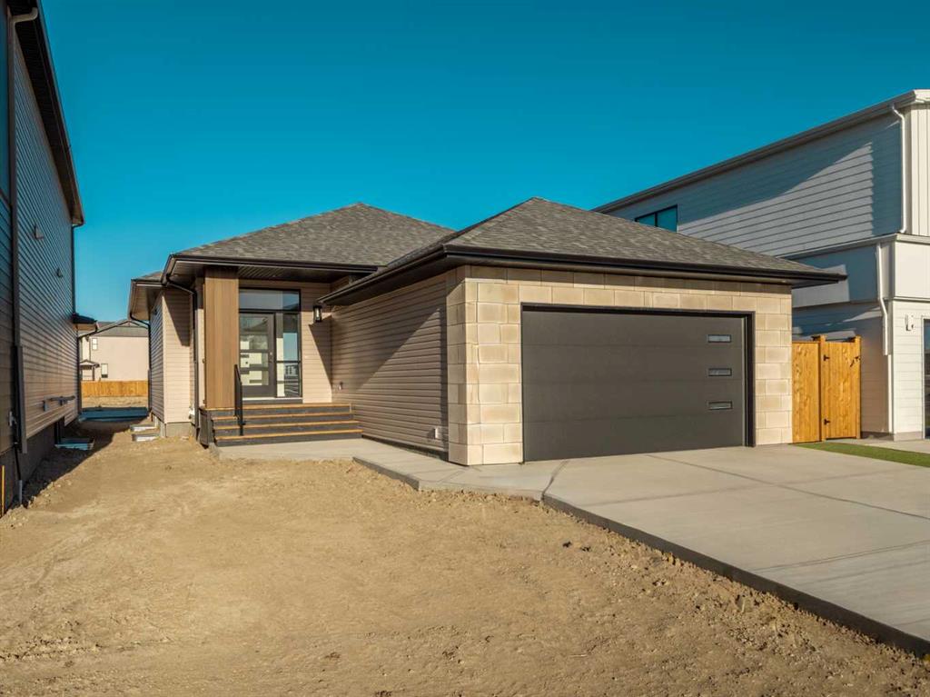 Picture of 425 Blackwolf Boulevard N, Lethbridge Real Estate Listing