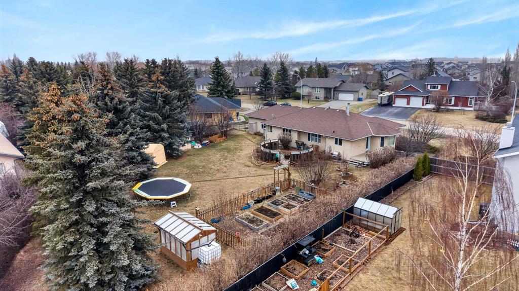 Picture of 1124 Gleneagles Drive , Carstairs Real Estate Listing