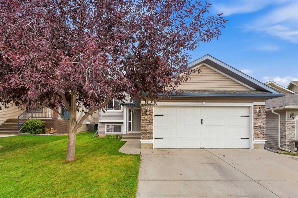 Picture of 141 Thornfield Close SE, Airdrie Real Estate Listing
