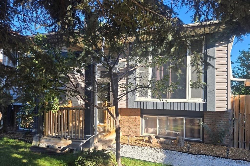 Picture of 128 Pineland Place NE, Calgary Real Estate Listing