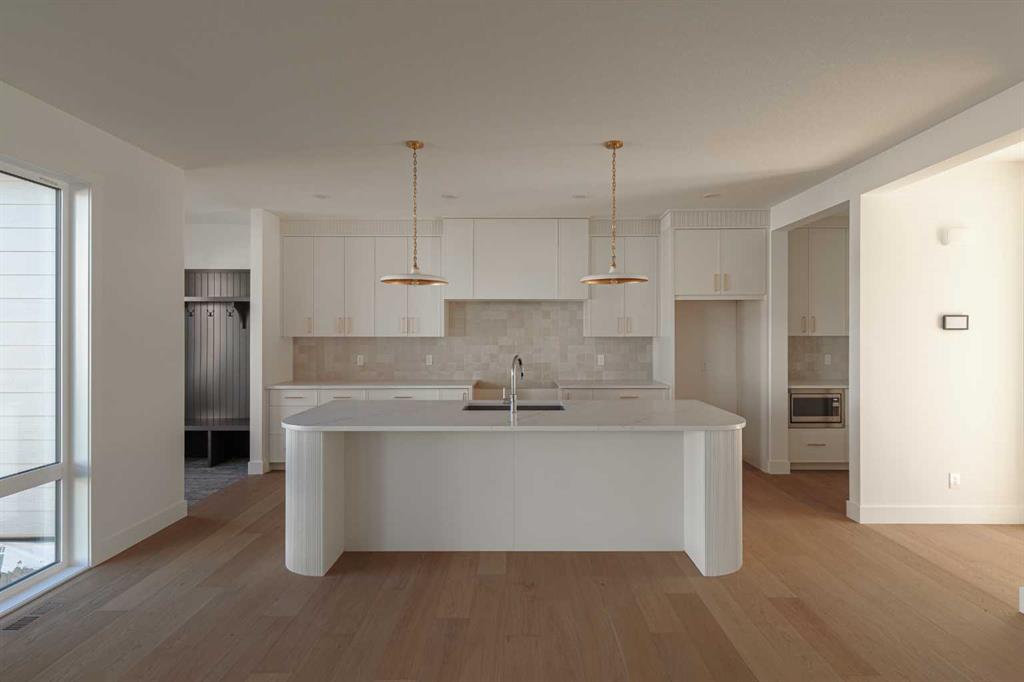 Picture of 119 Greenwich Heath NW, Calgary Real Estate Listing
