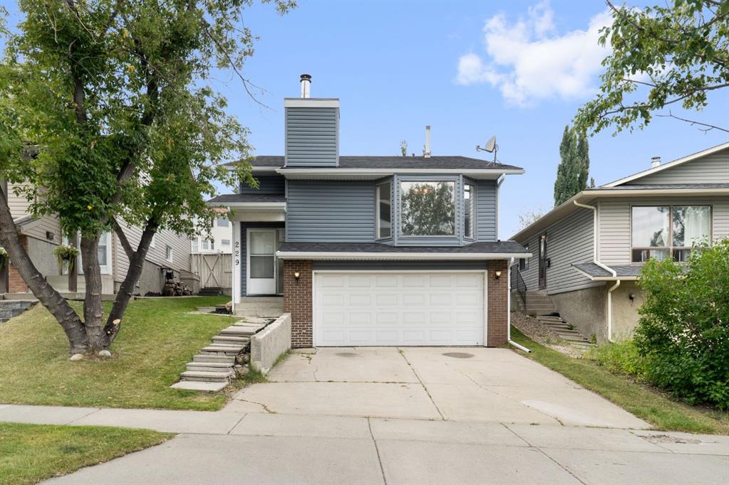 Picture of 229 Macewan Glen Drive NW, Calgary Real Estate Listing
