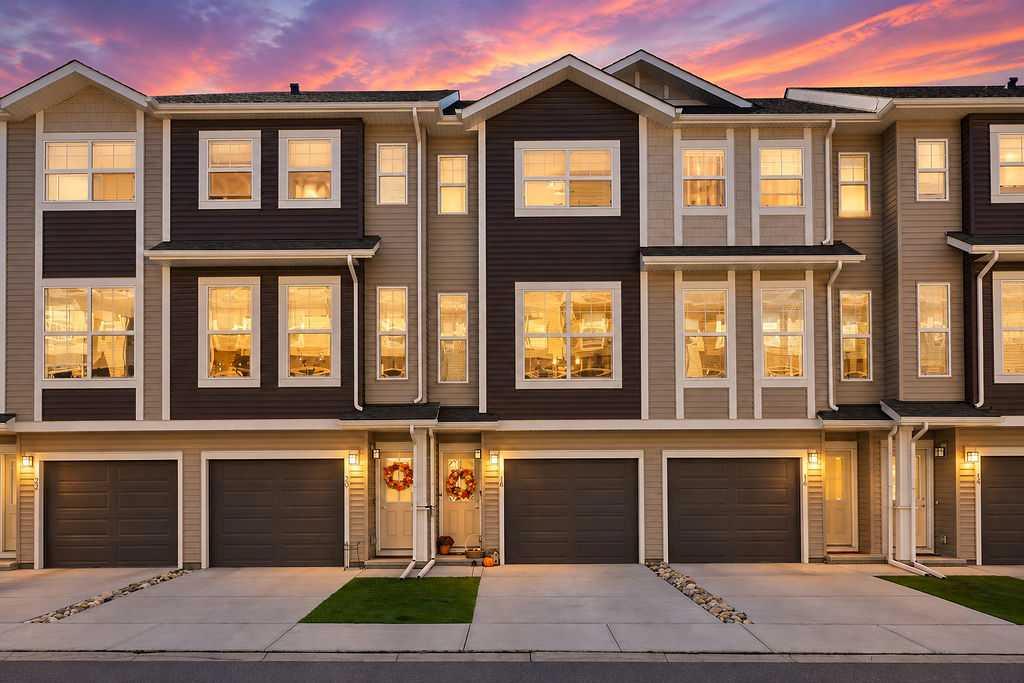 Picture of 18 Legacy Path SE, Calgary Real Estate Listing