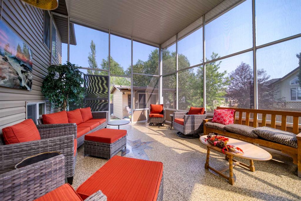 Picture of 11 Wenstrom Crescent NE, Langdon Real Estate Listing
