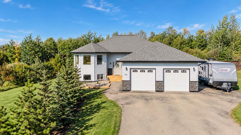 Picture of 1101 Redlow Drive , Beaverlodge Real Estate Listing