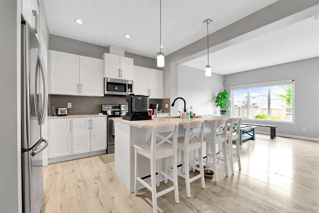 Picture of 75 Evanscrest Way NW, Calgary Real Estate Listing