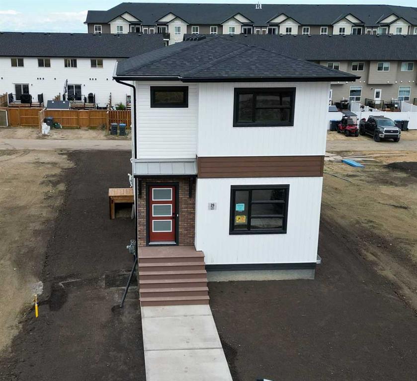 Picture of 29 Ian Way , Sylvan Lake Real Estate Listing
