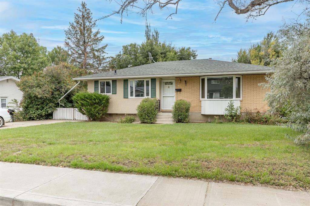 Picture of 418 3 Avenue E, Bow Island Real Estate Listing