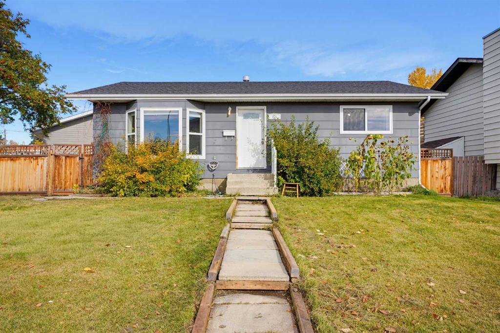Picture of 63 Dundee Crescent , Penhold Real Estate Listing