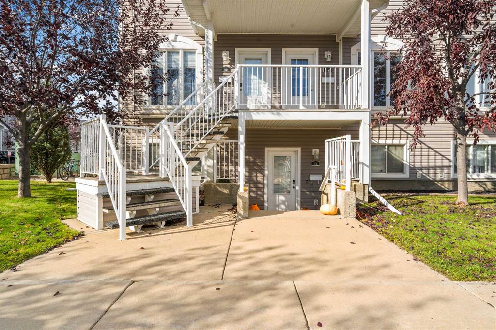 Picture of 28 Somerset Lane SE, Medicine Hat Real Estate Listing