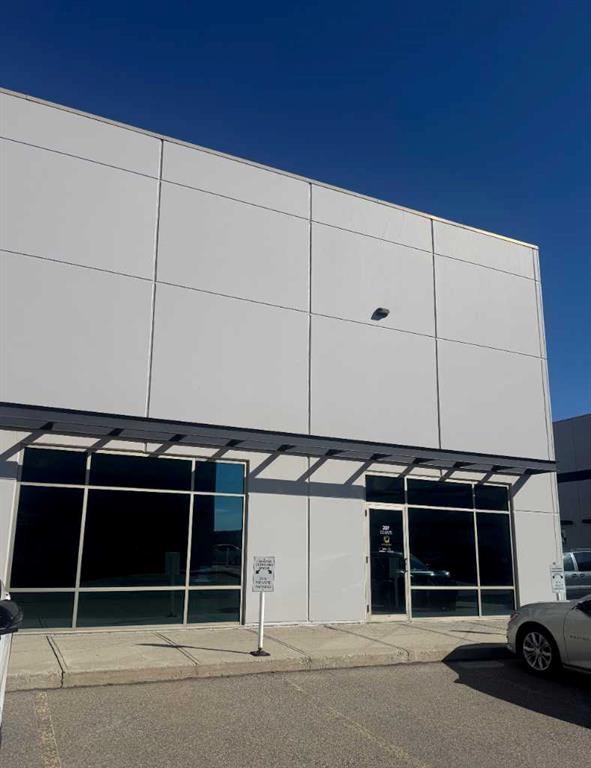 Picture of 207, 118 East Lake Boulevard , Airdrie Real Estate Listing