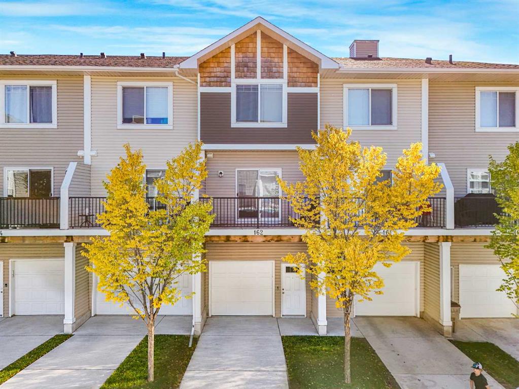 Picture of 162, 2802 KINGS HEIGHTS Gate SE, Airdrie Real Estate Listing