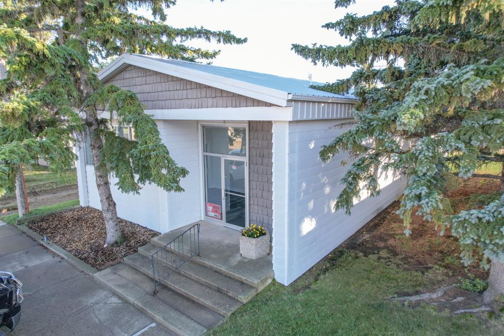 Picture of 111 Main Street , Acme Real Estate Listing