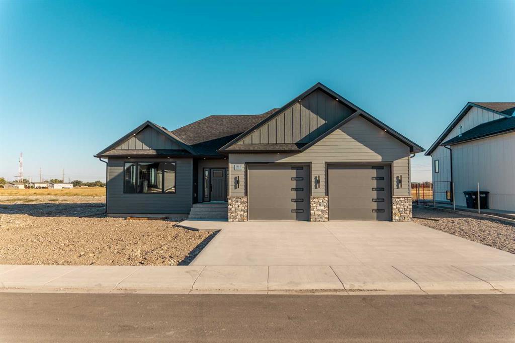 Picture of 941 Willow Lane , Fort Macleod Real Estate Listing