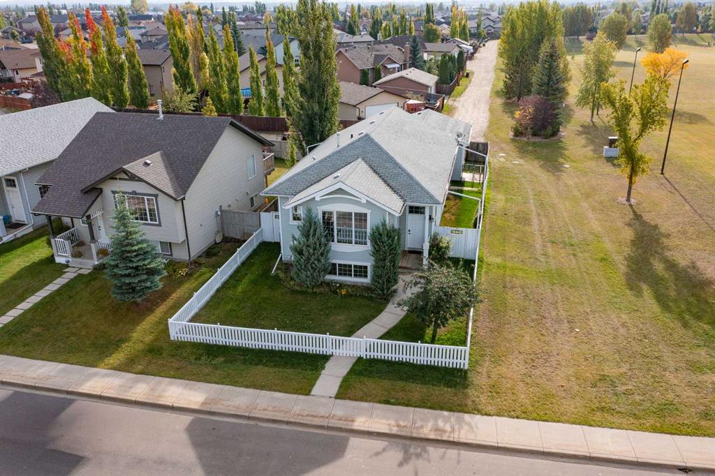 Picture of 236 Kingston Drive , Red Deer Real Estate Listing