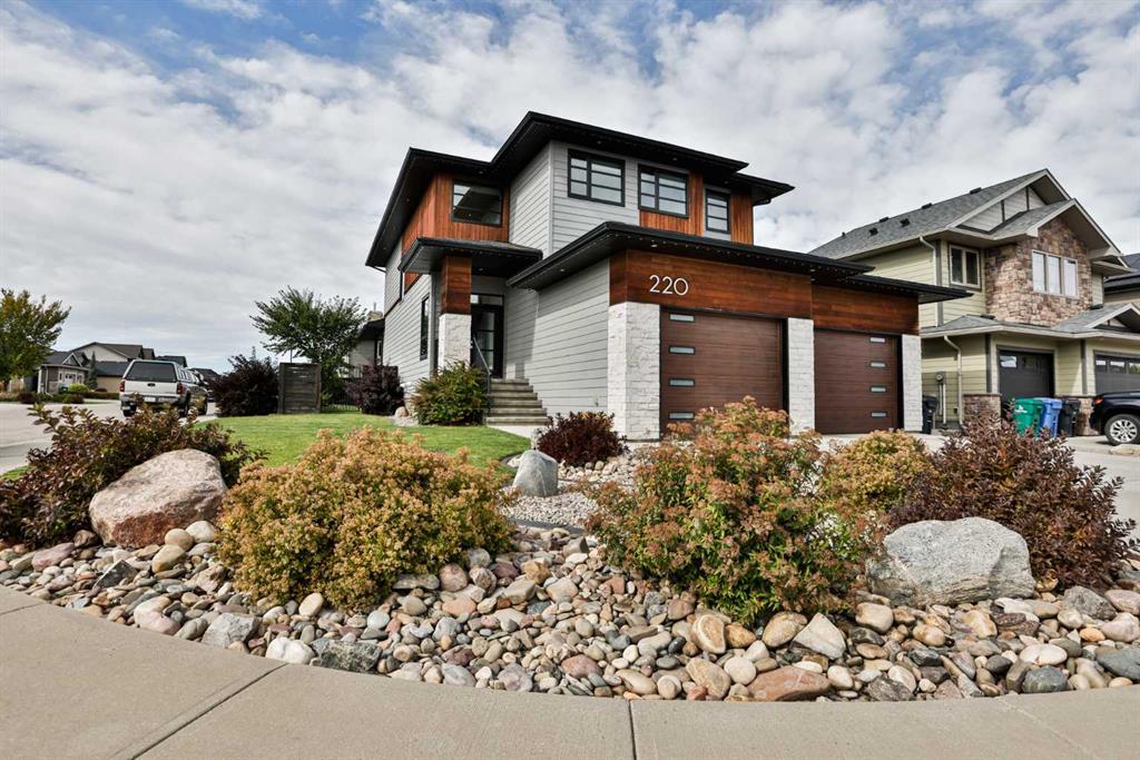 Picture of 220 Canyon Estates Way W, Lethbridge Real Estate Listing