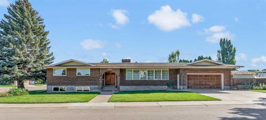 Picture of 167 Primrose Drive SE, Medicine Hat Real Estate Listing