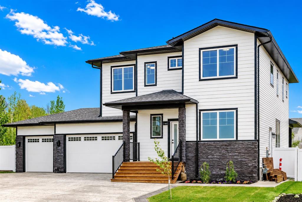 Picture of 14 Napoleon Meadows Way  , Innisfail Real Estate Listing