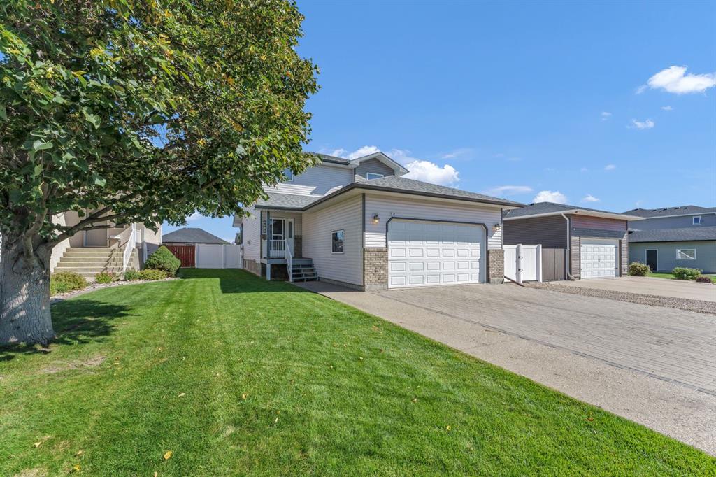 Picture of 2459 7 Avenue NE, Medicine Hat Real Estate Listing