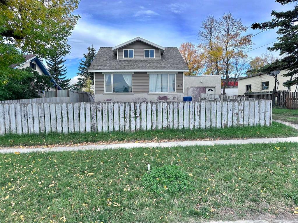 Picture of 117 3 Street W, Cardston Real Estate Listing