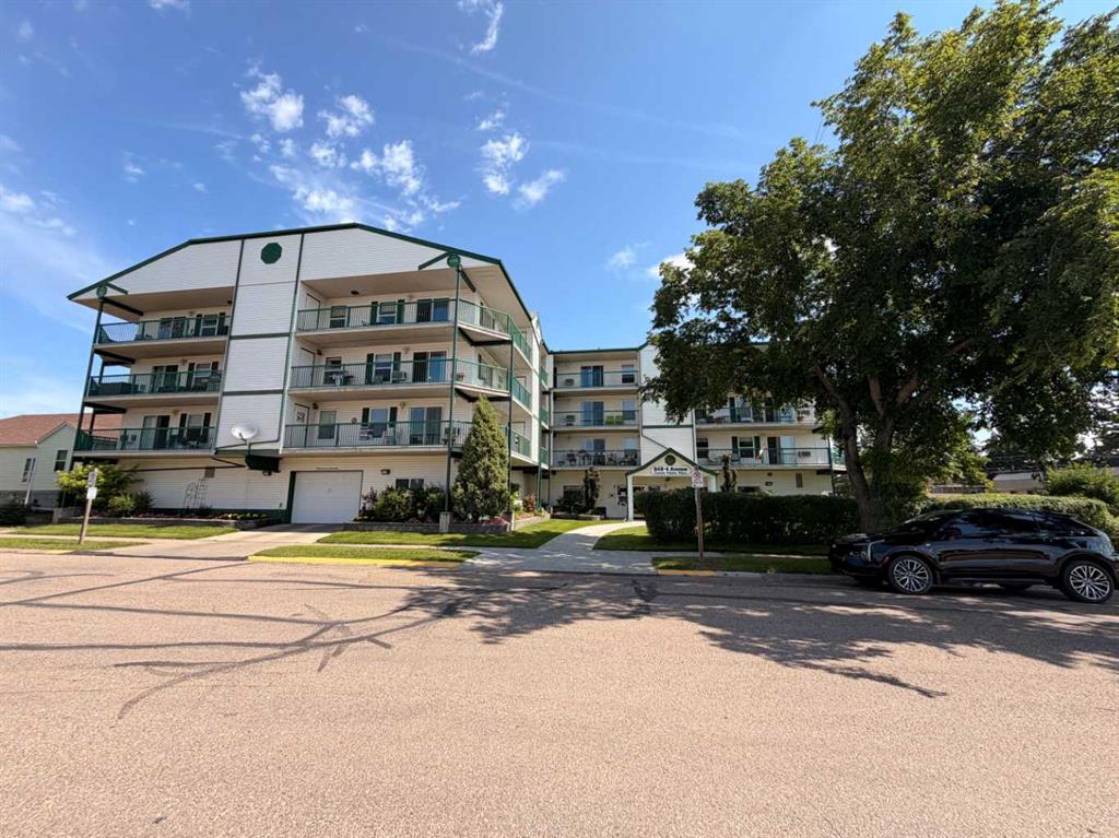 Picture of 307, 848 4 Avenue , Wainwright Real Estate Listing