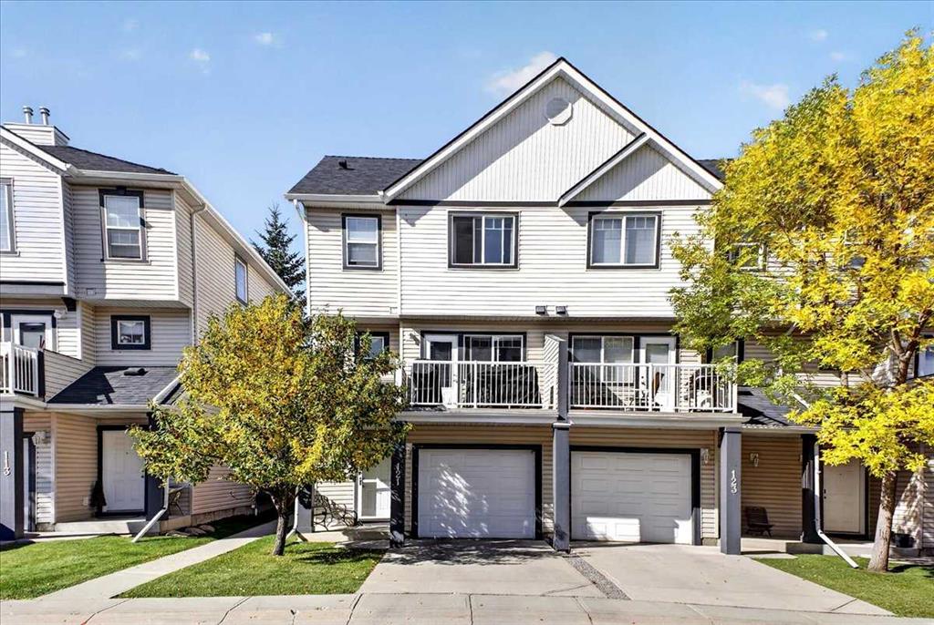 Picture of 121 Everhollow Heights SW, Calgary Real Estate Listing