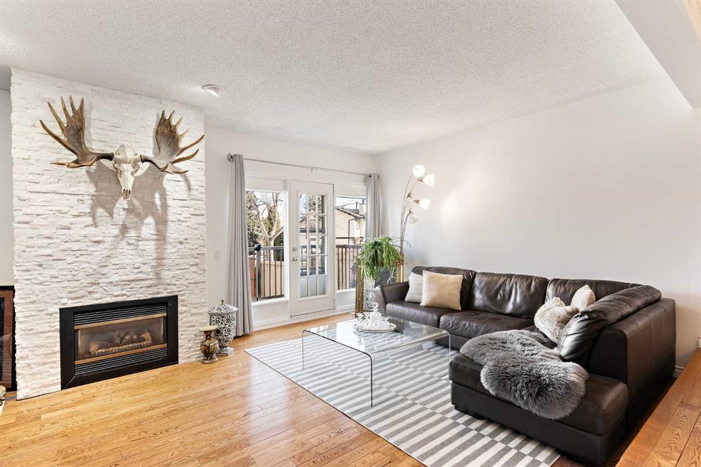 Picture of 33, 448 Strathcona Drive SW, Calgary Real Estate Listing