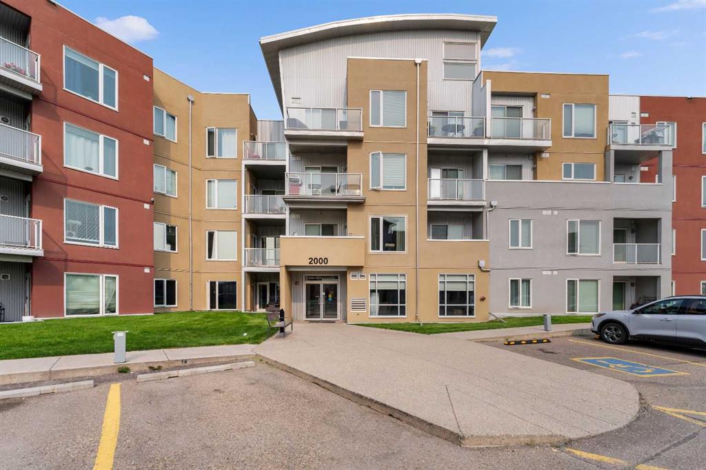 Picture of 2405, 604 East Lake Boulevard NE, Airdrie Real Estate Listing