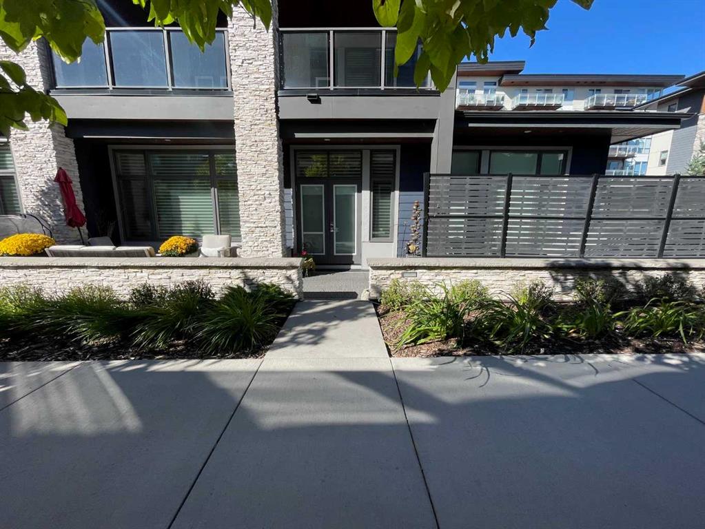 Picture of 101, 10 Mahogany Circle SE, Calgary Real Estate Listing