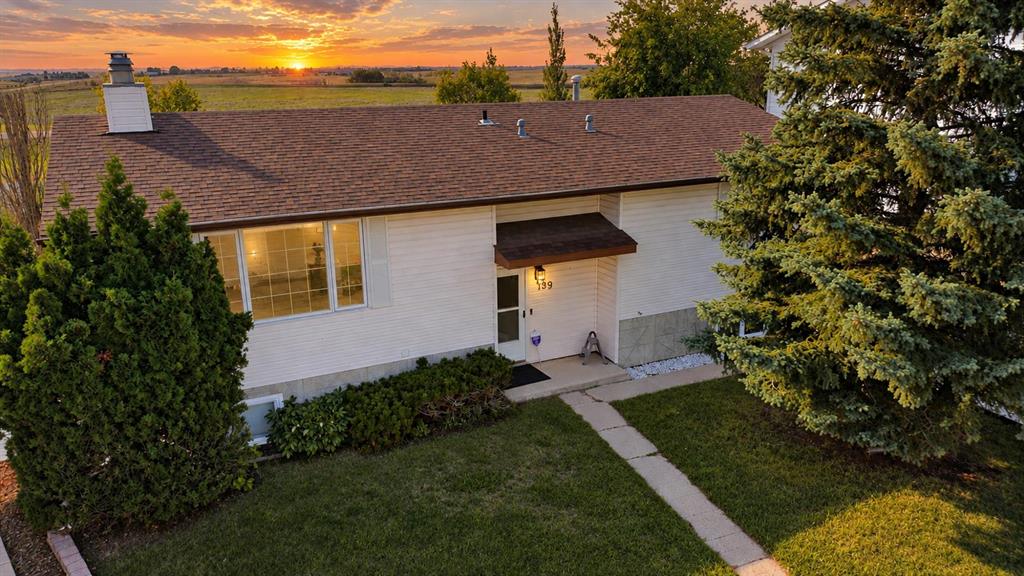 Picture of 139 Shacker Crescent  W, Hanna Real Estate Listing