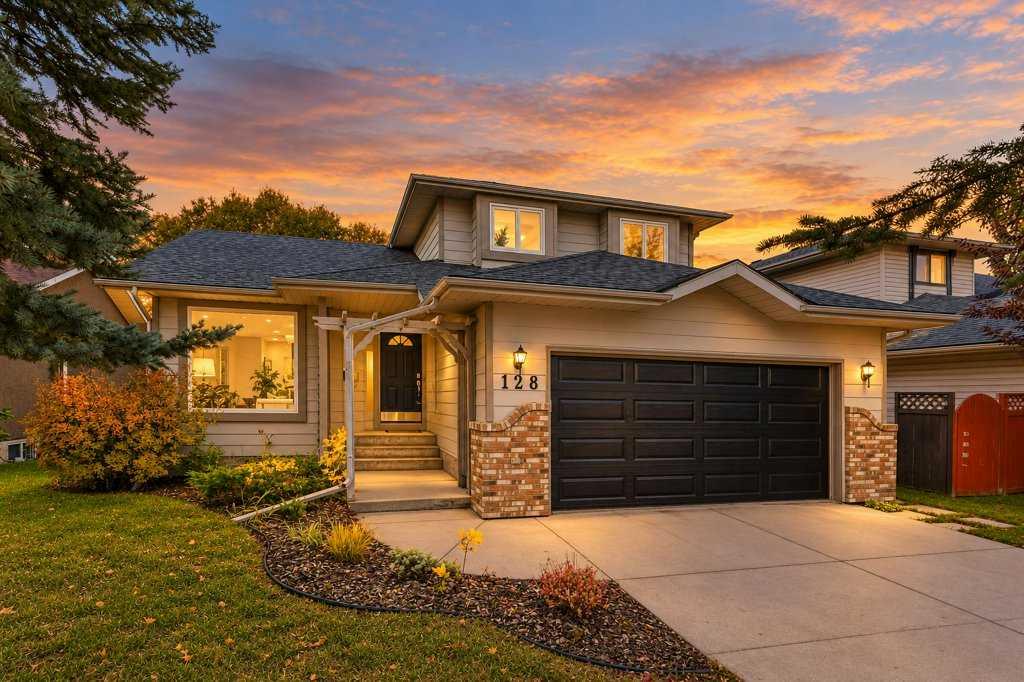 Picture of 128 Sunvista Close SE, Calgary Real Estate Listing