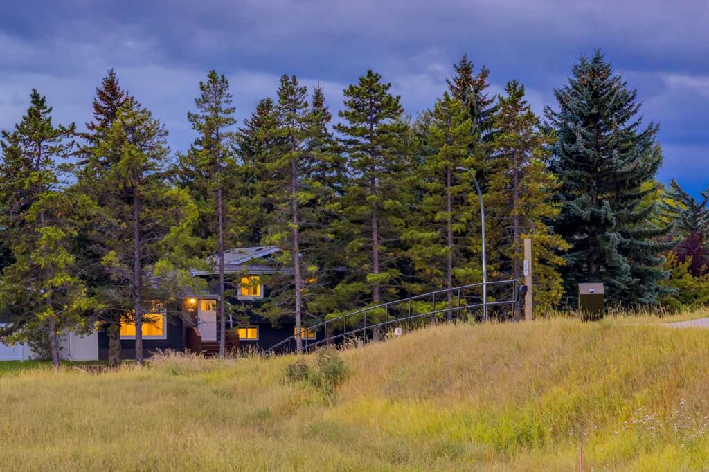 Picture of 941 Macleod Trail SW, High River Real Estate Listing