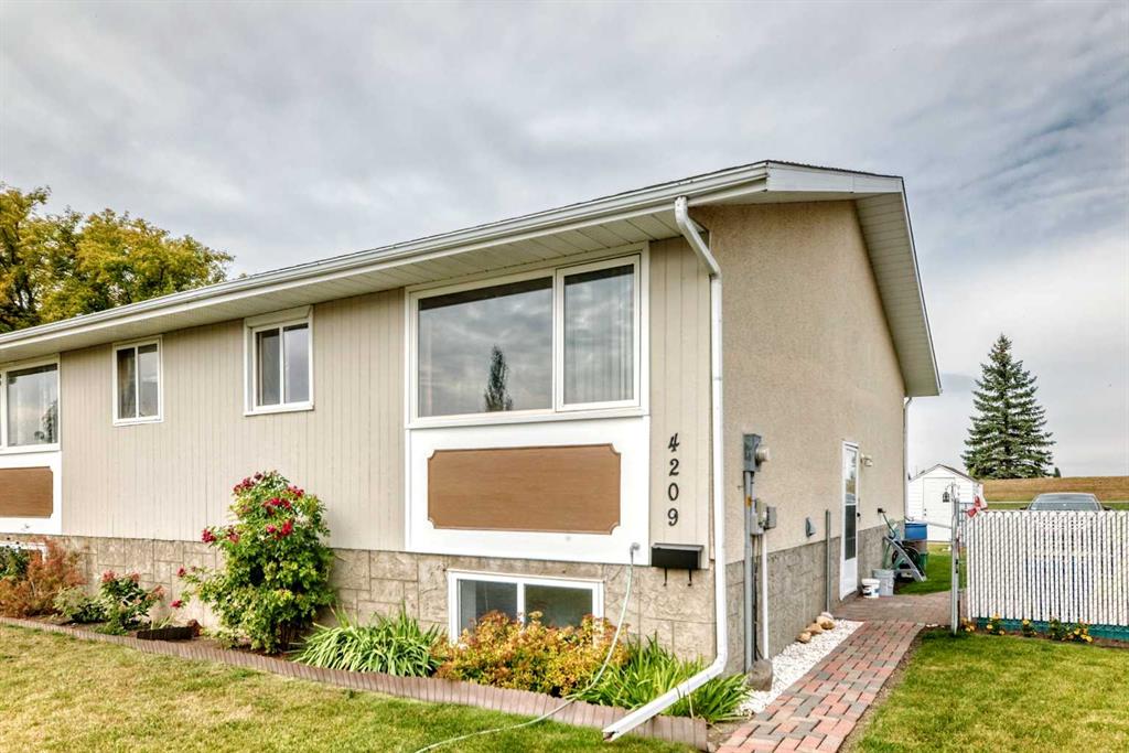 Picture of 4209 54 Avenue , Innisfail Real Estate Listing