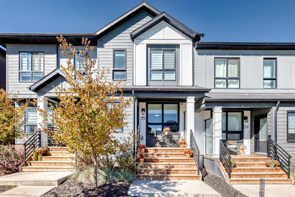 Picture of 35 Silverton Glen Green SW, Calgary Real Estate Listing