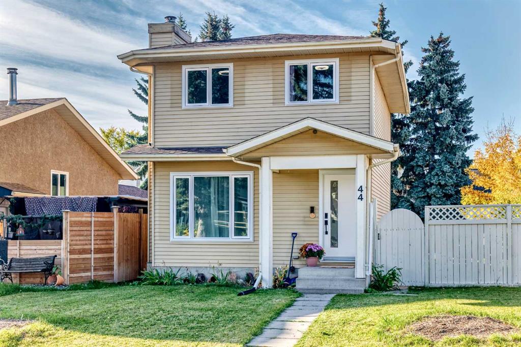 Picture of 44 McKinley Road SE, Calgary Real Estate Listing