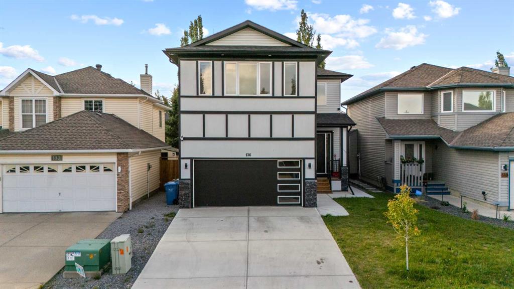 Picture of 136 Douglas Ridge Green SE, Calgary Real Estate Listing