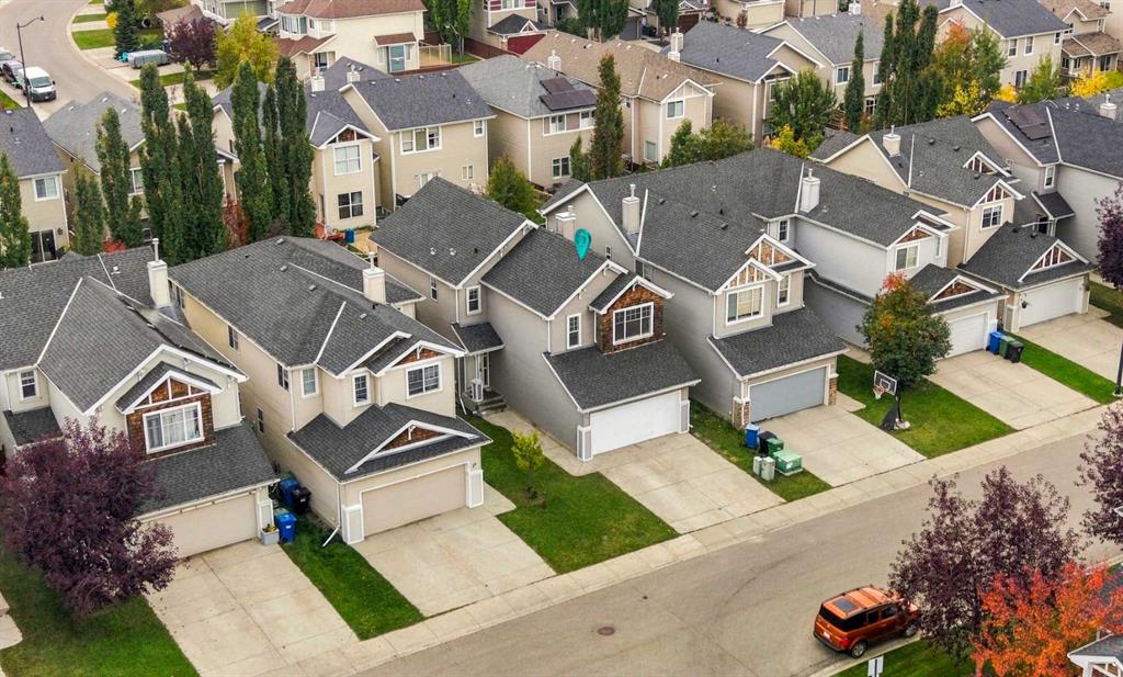 Picture of 16 Cougartown Place SW, Calgary Real Estate Listing